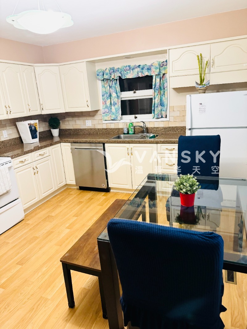 260609101124_Kitchen 2.jpg